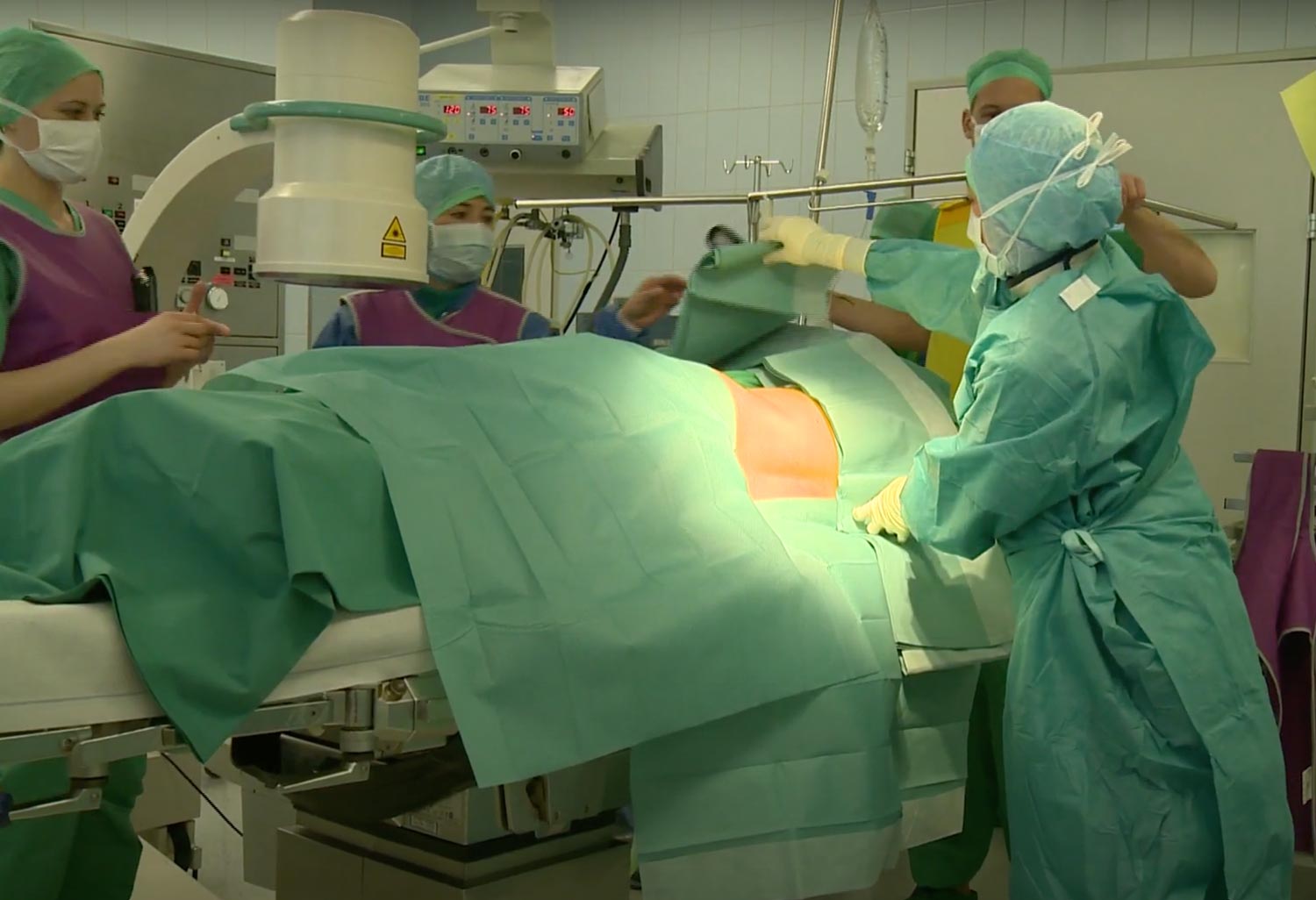 Endoskopische Bandscheibenoperation bei Dr. Beat Wälchli in Zürich / Schweiz – Dokumentar-Film